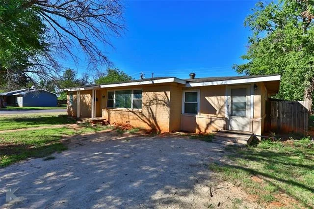 Photo of 1066 Westridge Drive