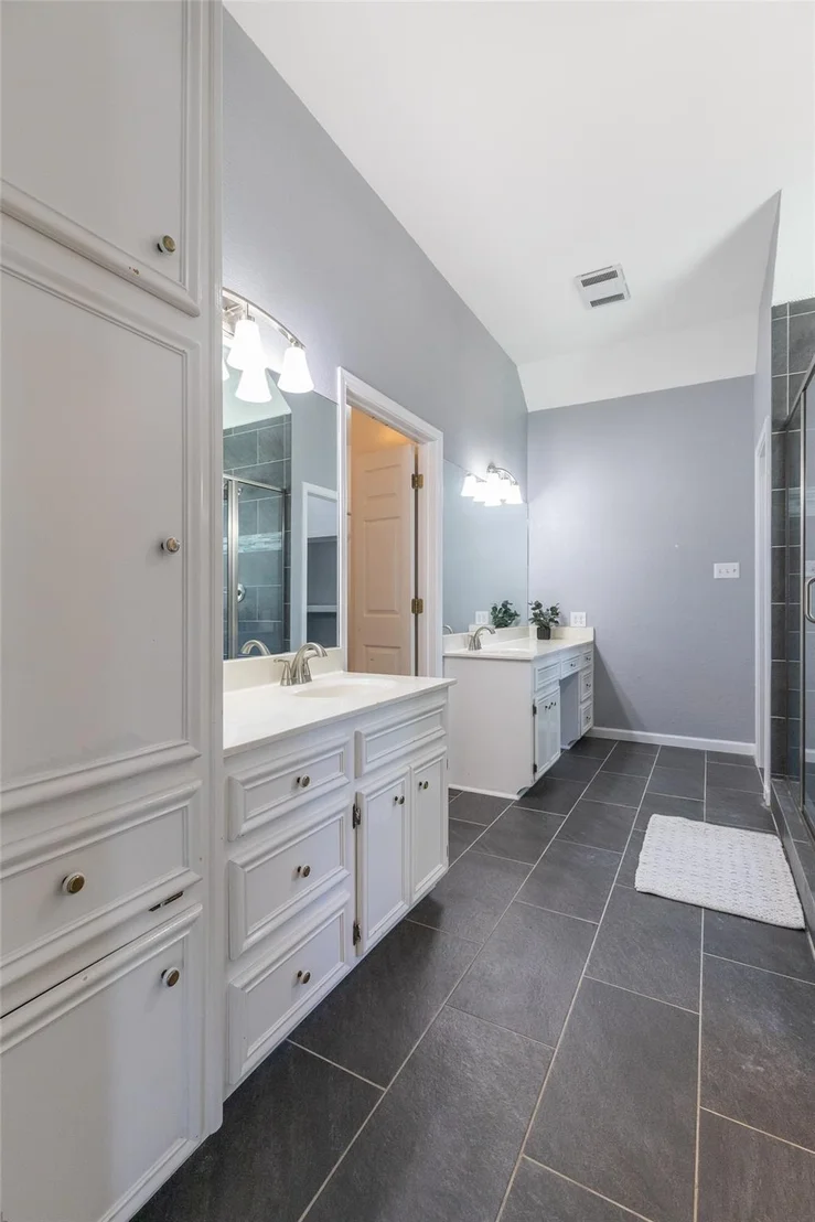 Photo of 1418 Kingwood Circle