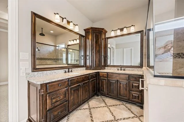 Photo of 808 Regal Crossing