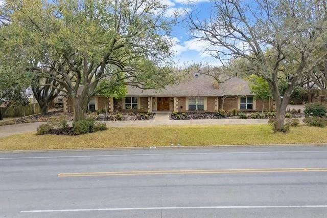 Photo of 1503 W Westhill Drive