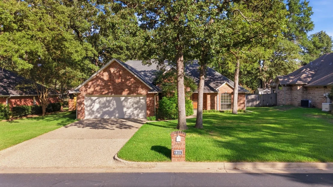 Photo of 3309 Storey Lake Drive