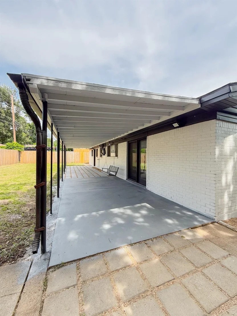 Photo of 228 Hallbrook Drive