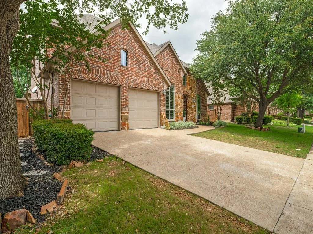 Photo of 1001 Thornapple Drive