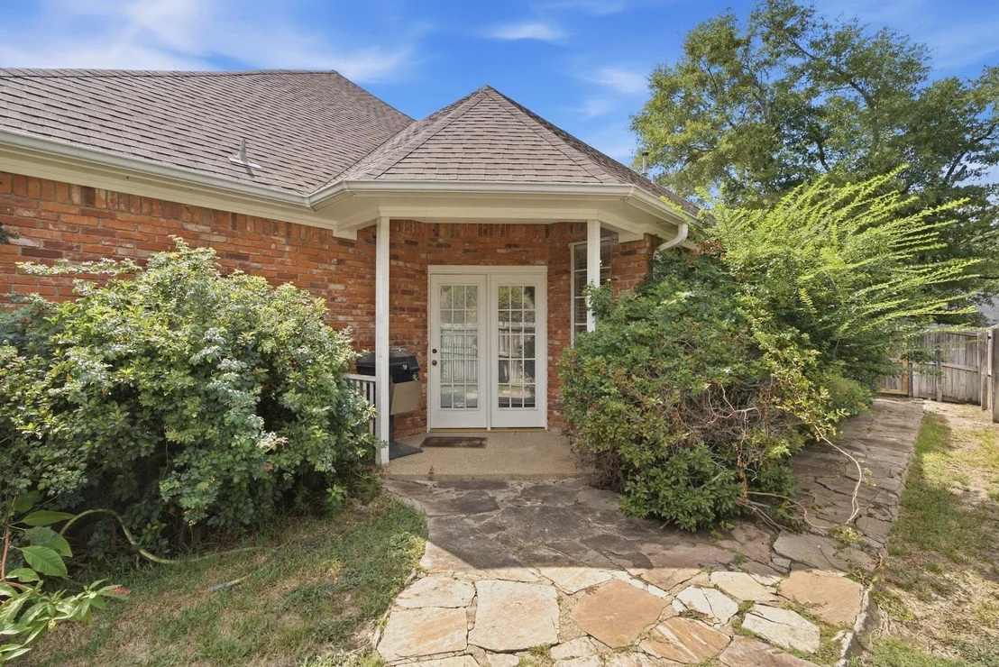 Photo of 3403 Pinecreek Drive