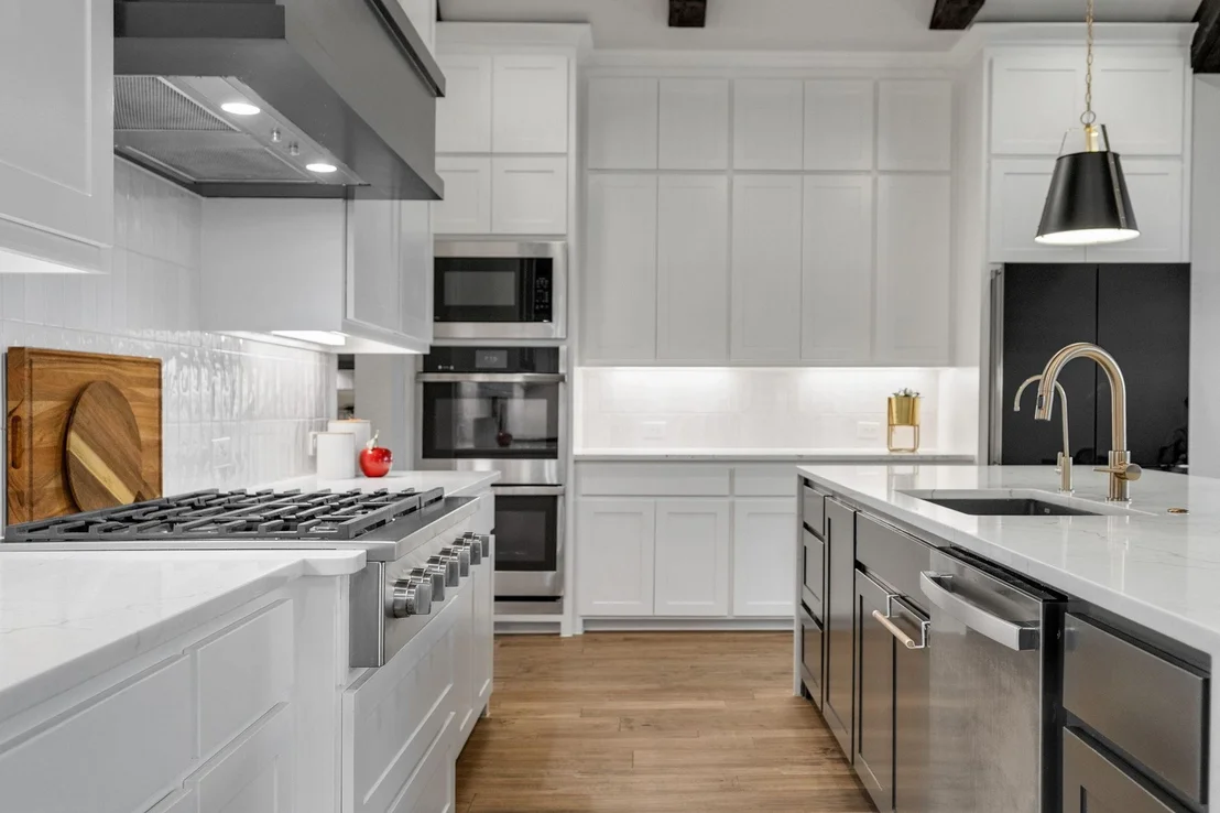 Photo of 2421 Heathrow Lane