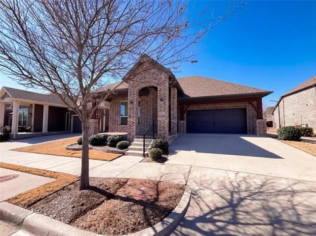Photo of 2221 Laguna Drive