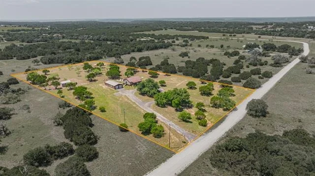 Photo of 1271 Private 2120 Road