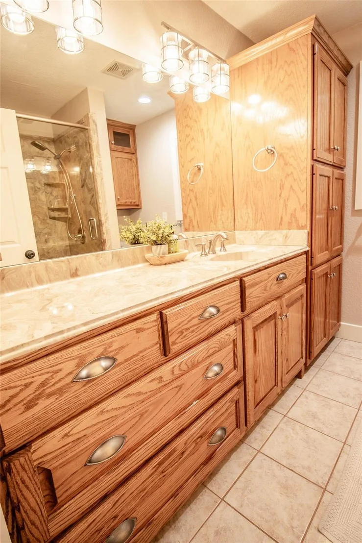 Photo of 237 Lakeview Circle