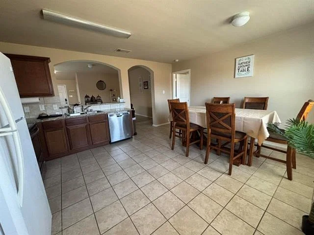 Photo of 912 Platinum Drive