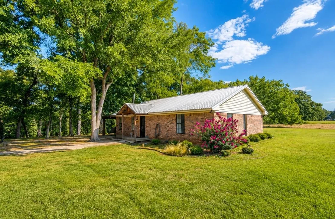 Photo of 101 Rose Way