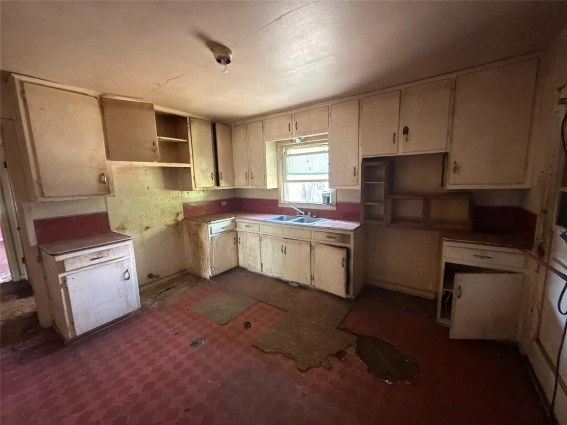 Photo of 1305 W 11th Street