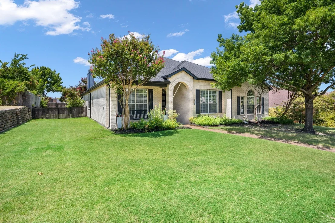 Photo of 1045 Woodhaven Circle