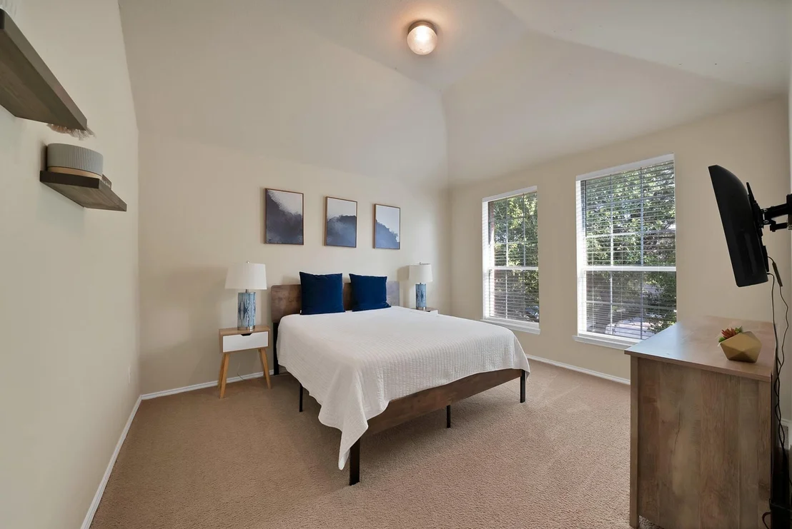 Photo of 3201 Hoover Drive