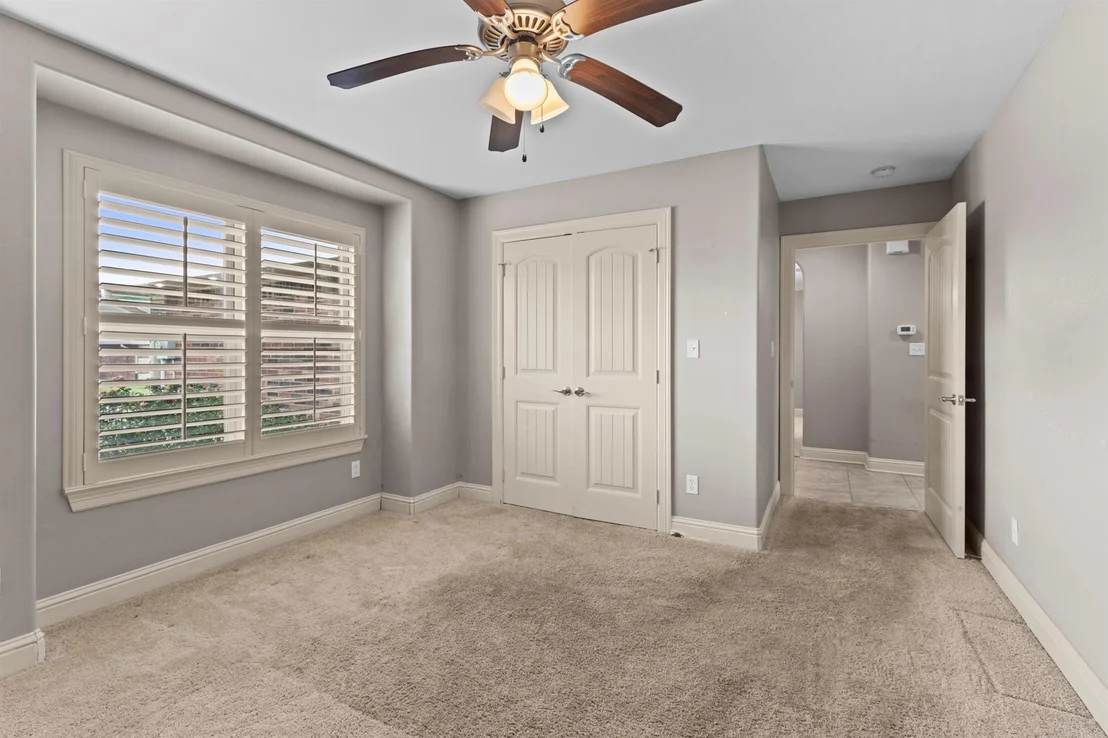 Photo of 1714 Yosemite Way