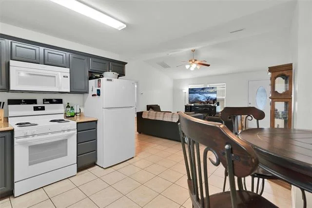Photo of 210 Hilltop Circle