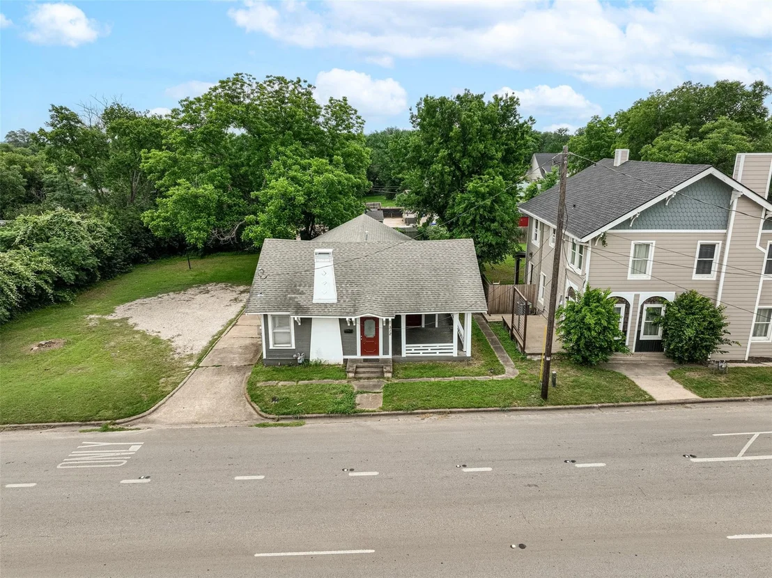 Photo of 512 Herring Avenue