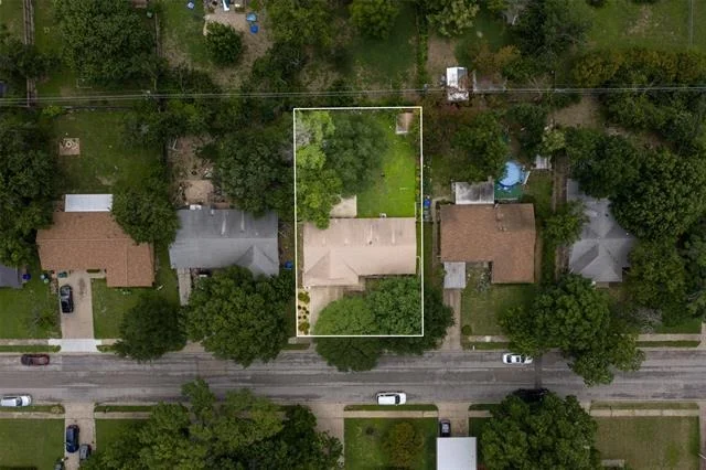 Photo of 1325 Royal Oaks Drive