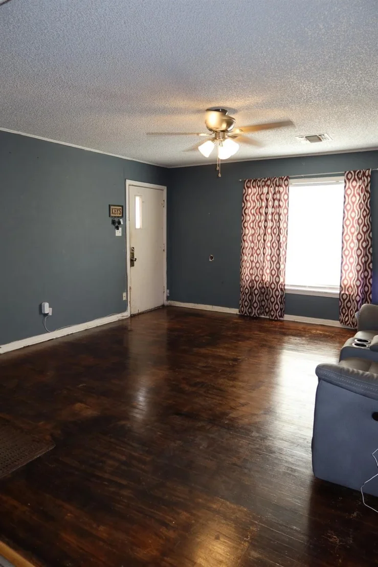 Photo of 1633 Shelton Street