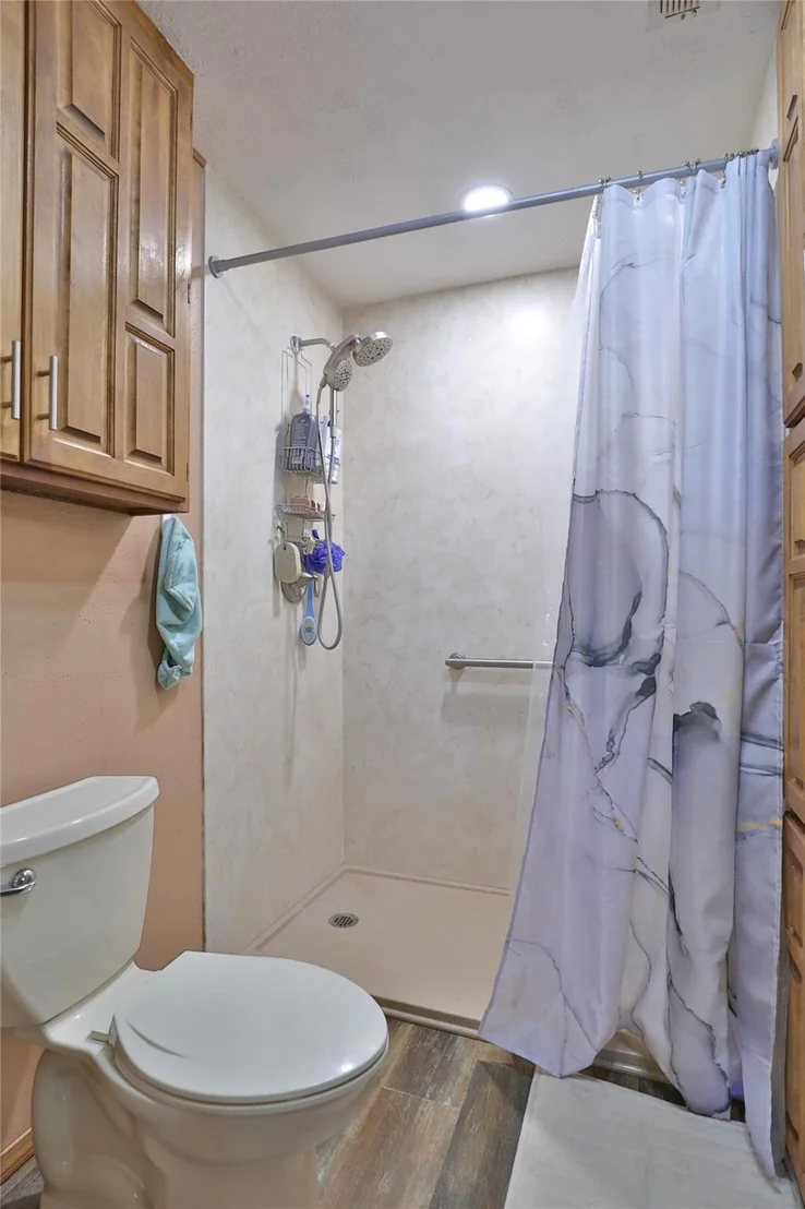 Photo of 448 Elmdale Road S
