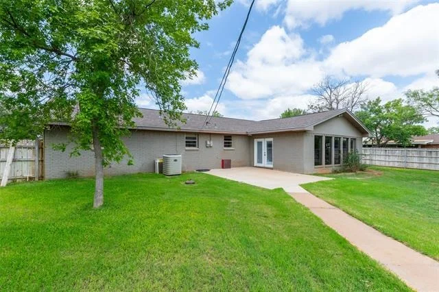 Photo of 819 Avenue Q