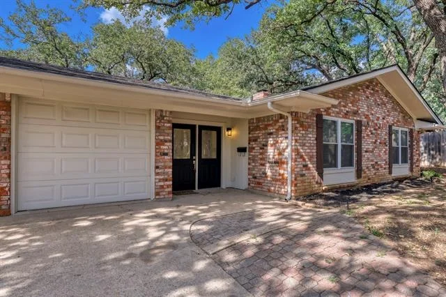 Photo of 624 Hillview Drive