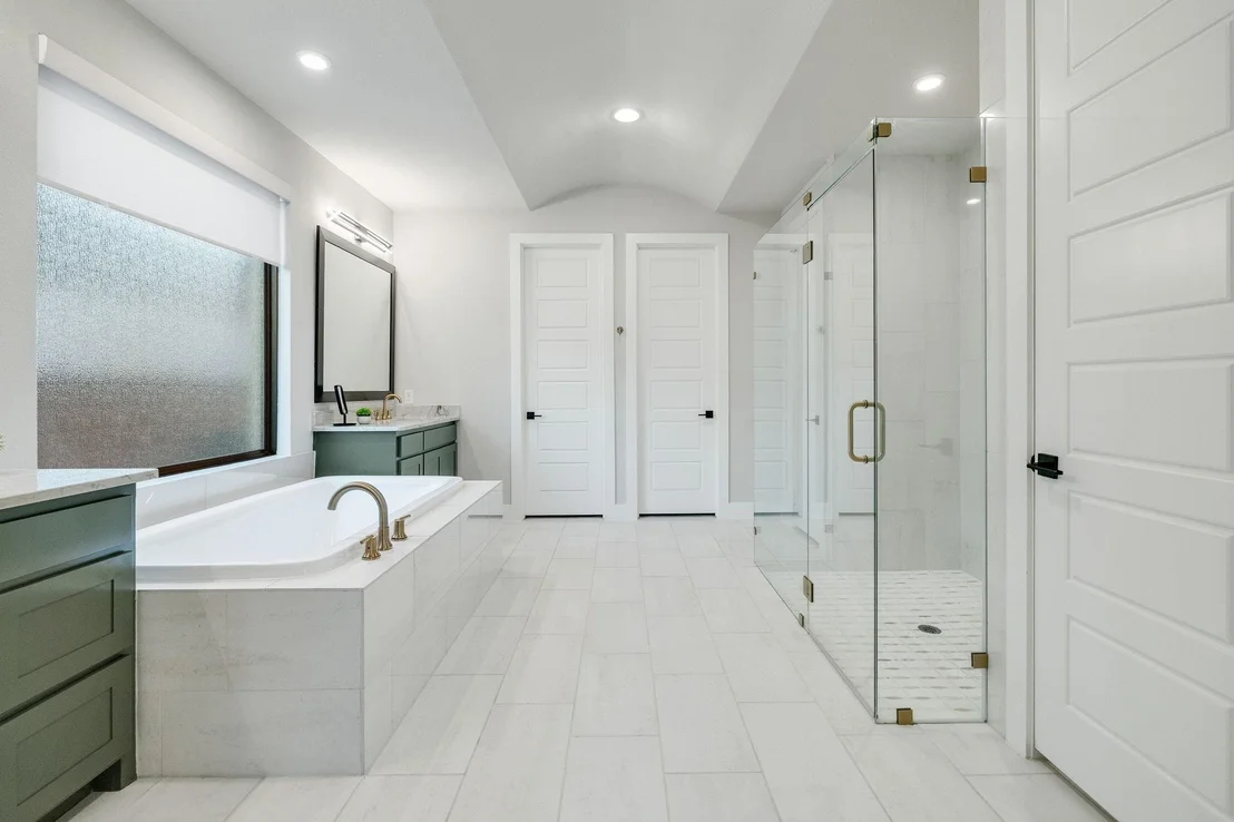 Photo of 2421 Heathrow Lane