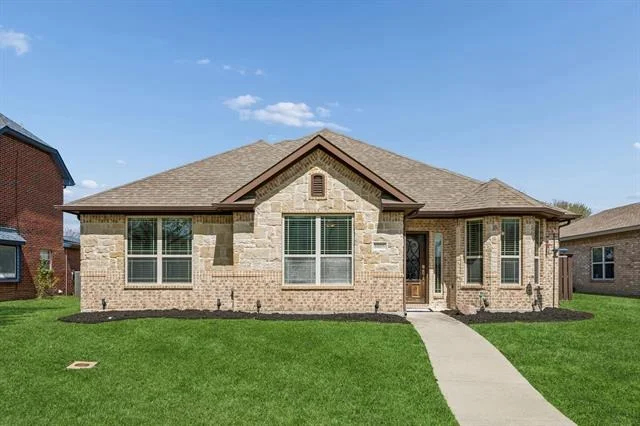Photo of 8005 Lake Bend Drive