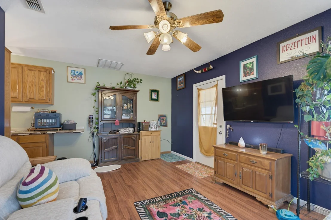 Photo of 1361 Larned Lane