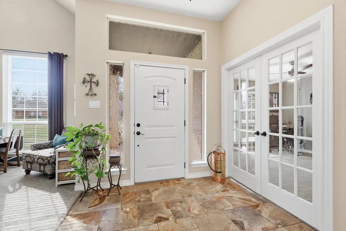 Photo of 312 Lakeside Oaks Circle