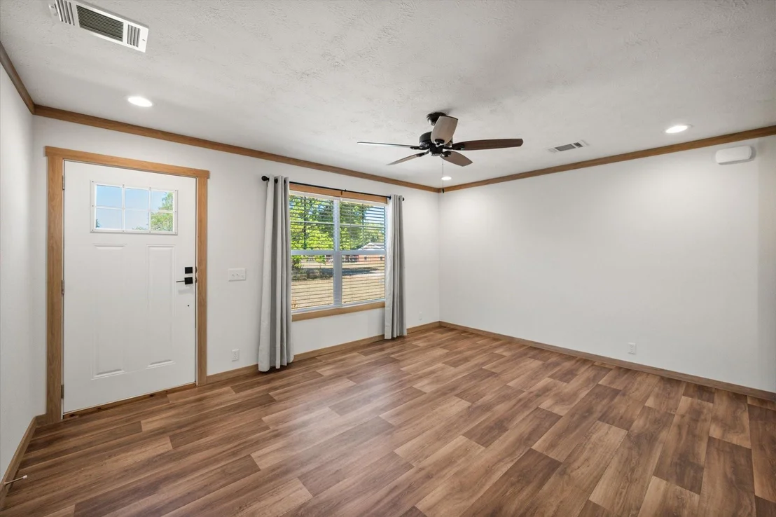 Photo of 716 N Wright Avenue