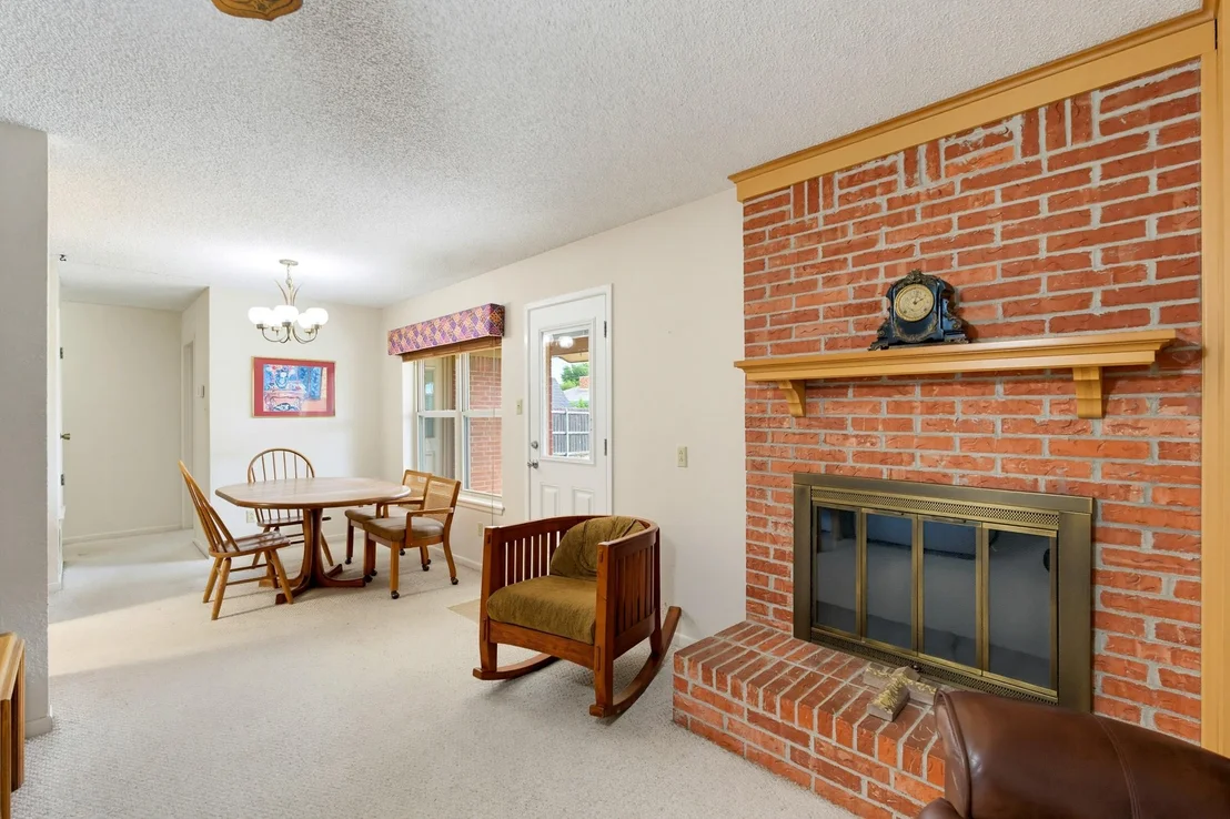 Photo of 709 Gary Ln