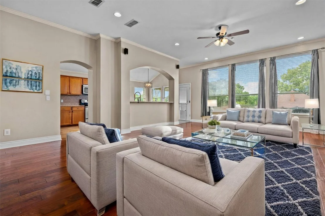 Photo of 833 Greenwood Circle