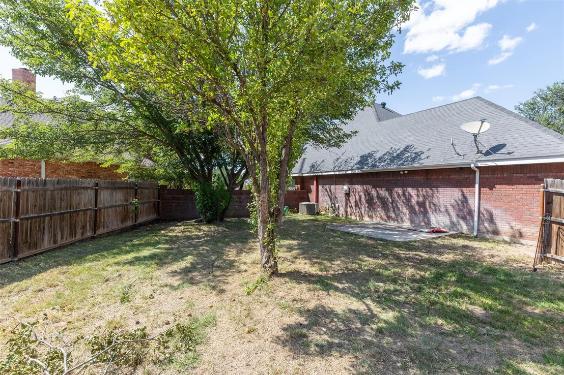 Photo of 1418 Kingwood Circle