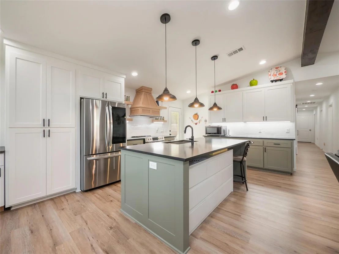 Photo of 614 W 3rd Street