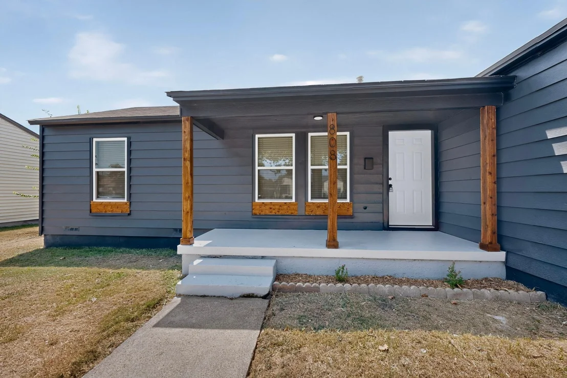 Photo of 808 Lilac Drive