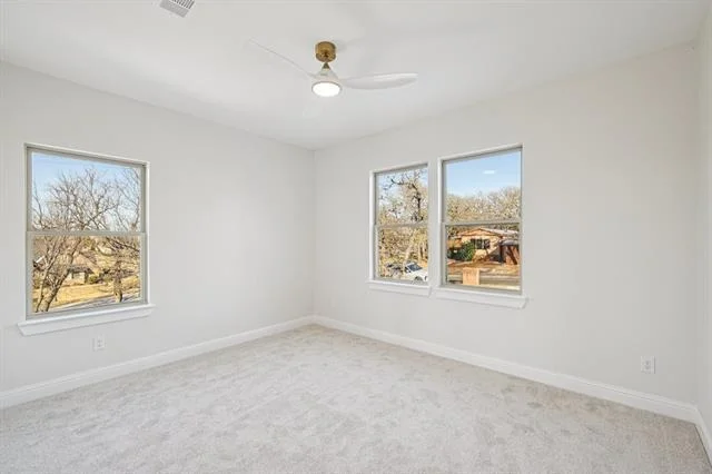 Photo of 1704 Highland Drive W
