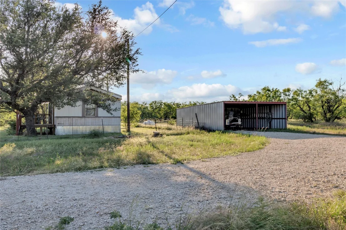 Photo of 824 CR 409