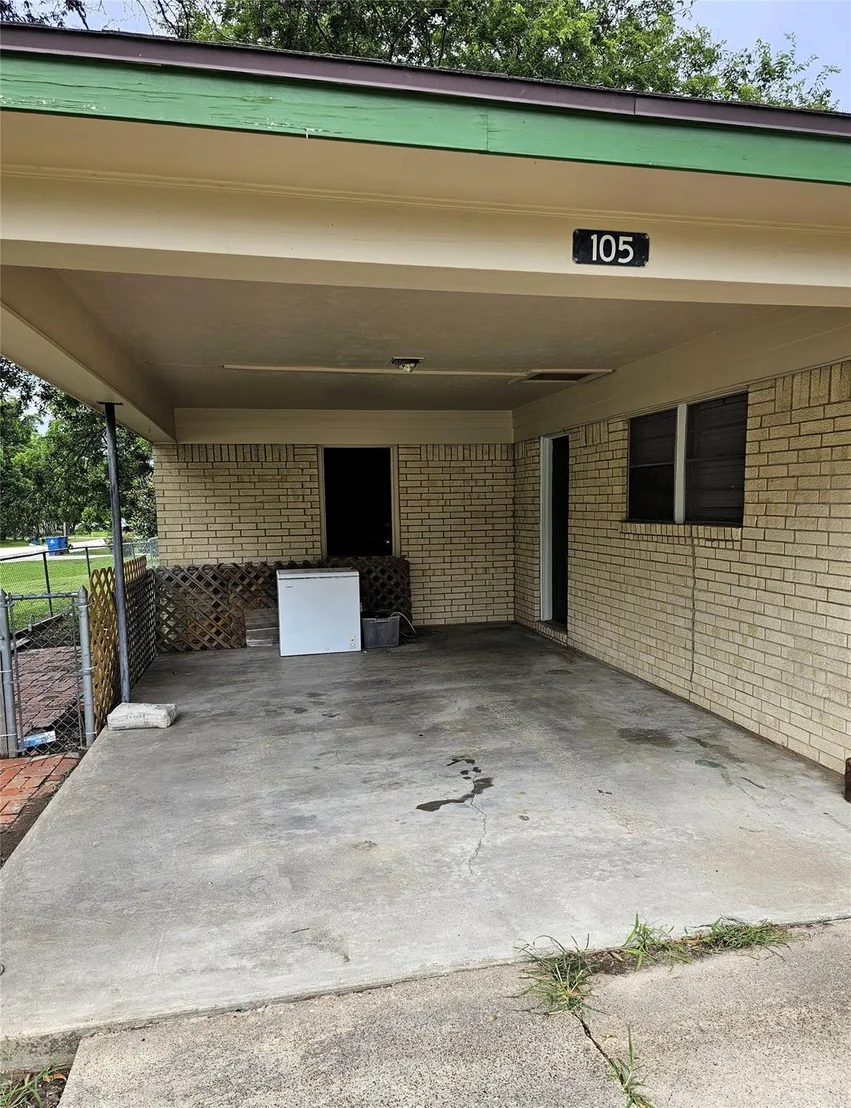 Photo of 105 N 3rd Street