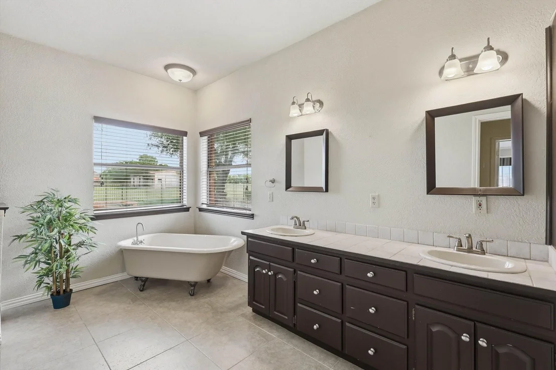 Photo of 211 Bayne Road