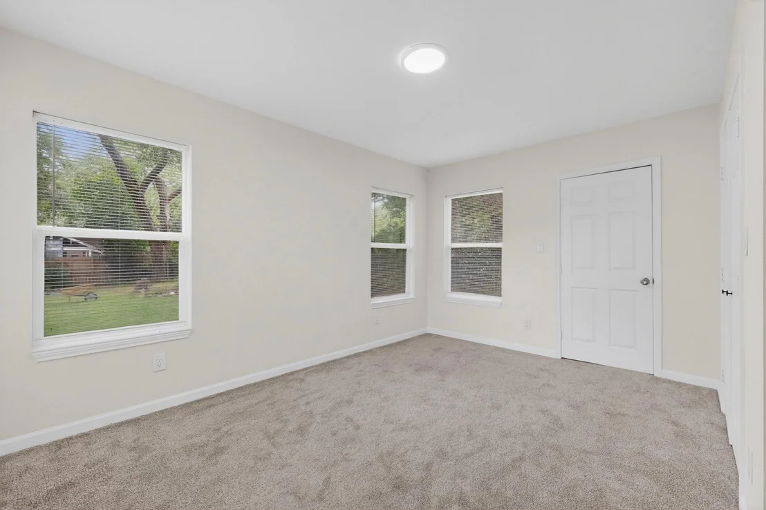 Photo of 405 Elm Drive