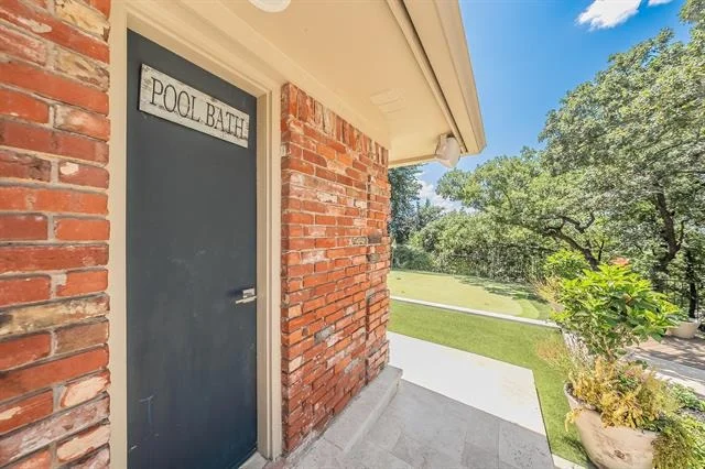 Photo of 1406 Riverview Drive