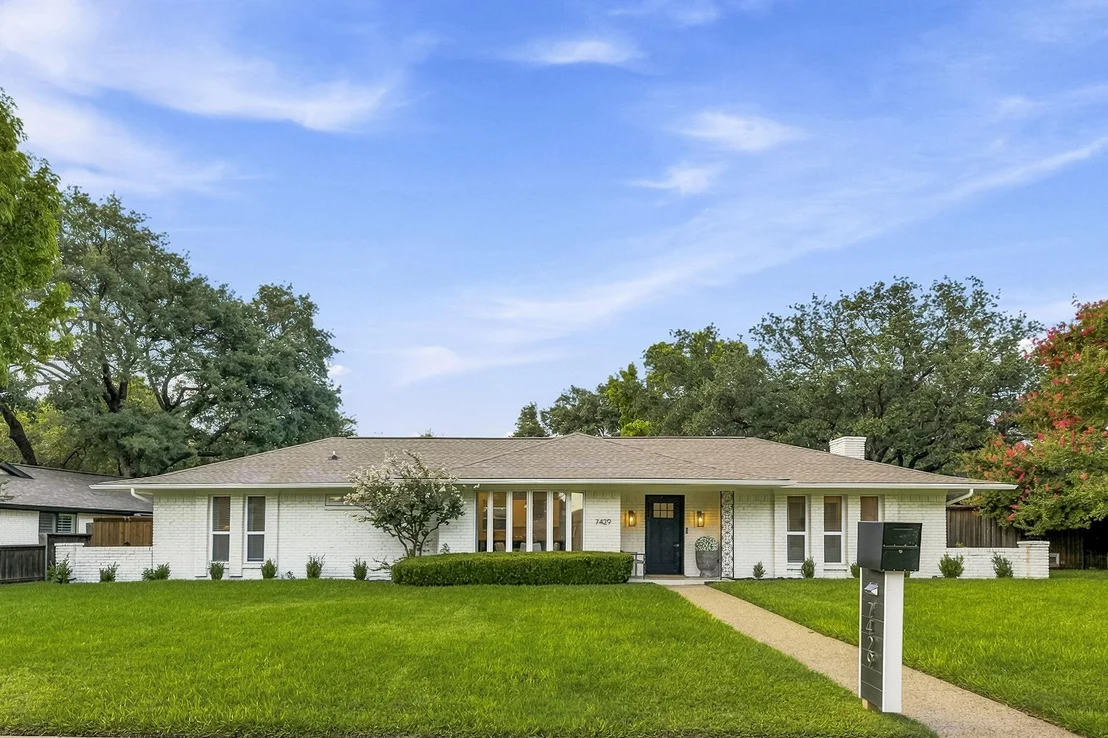 Photo of 7429 Tangleglen Drive