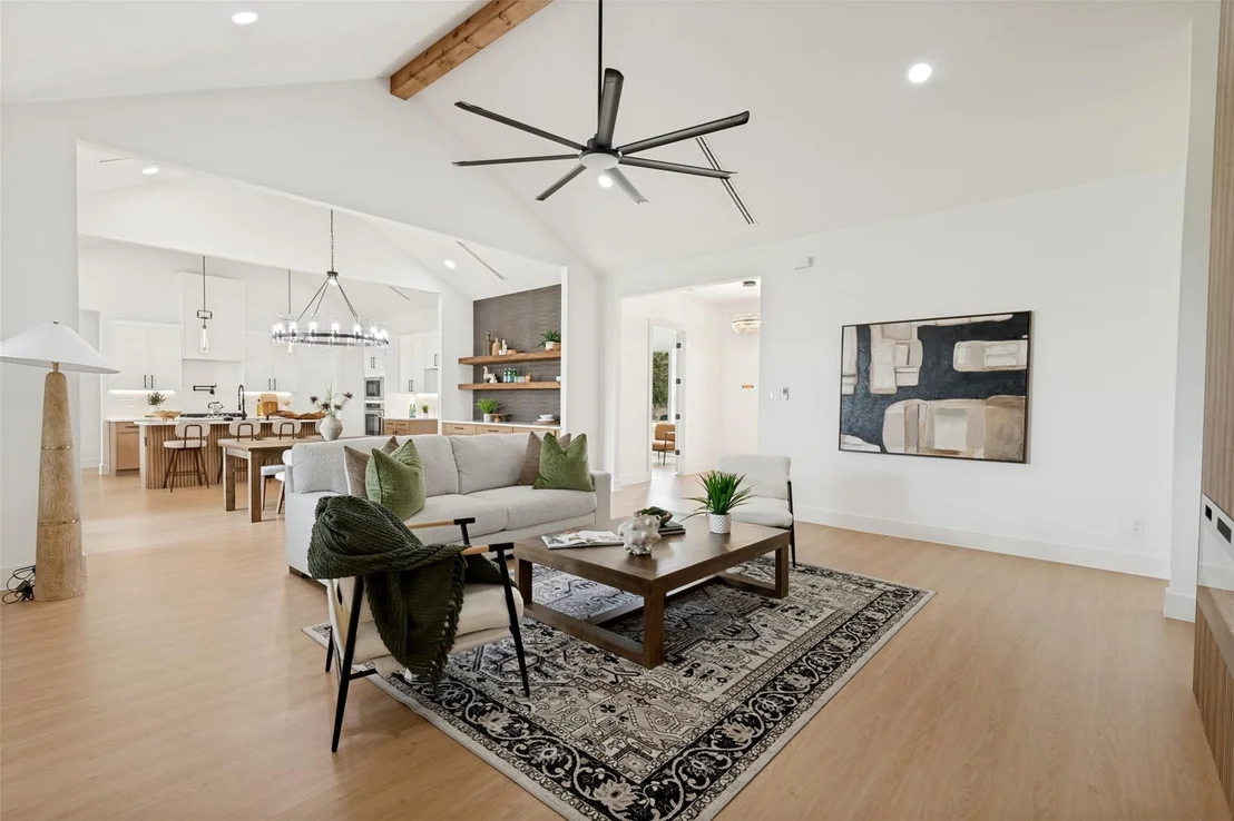 Photo of 1104 Devonshire Drive N