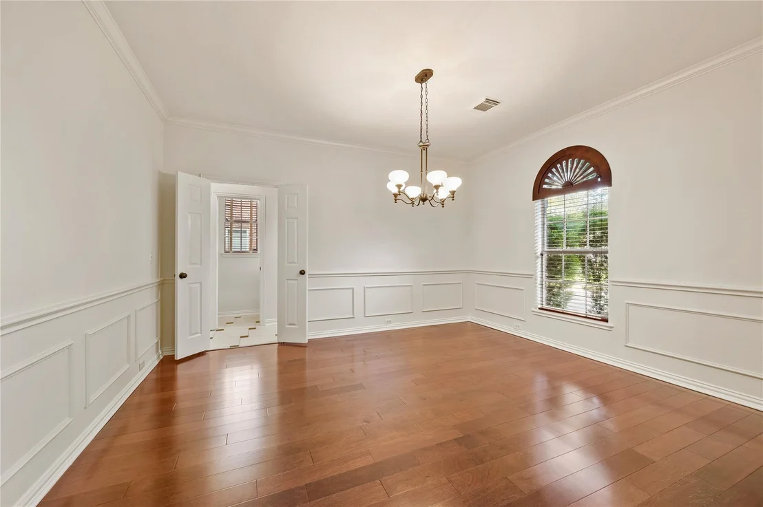 Photo of 1607 Forest Bend Lane