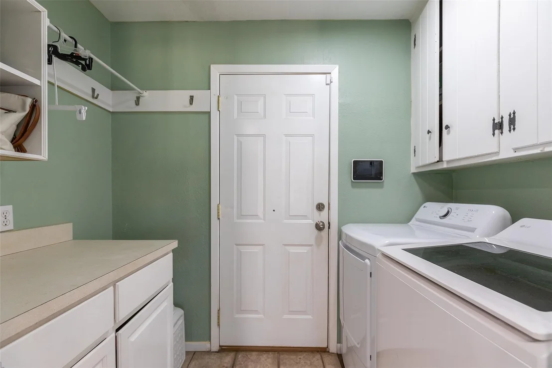 Photo of 1842 Elmwood Drive
