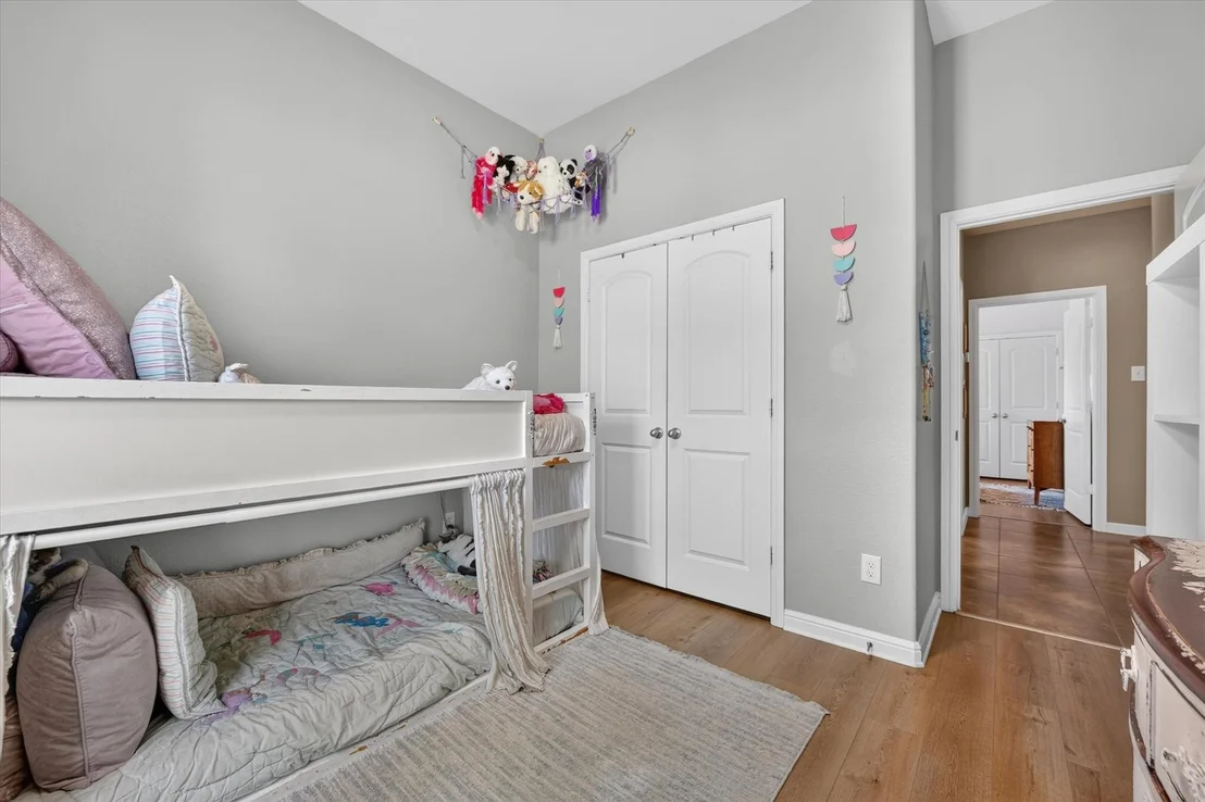 Photo of 424 Foxcraft Drive