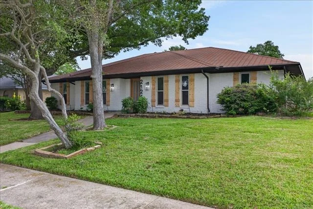 Photo of 2124 Parkhaven Drive