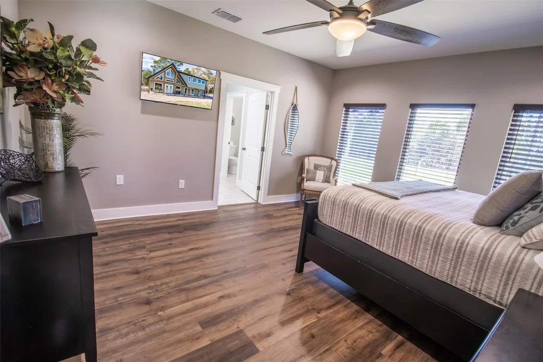Photo of 449 Lakeview Circle