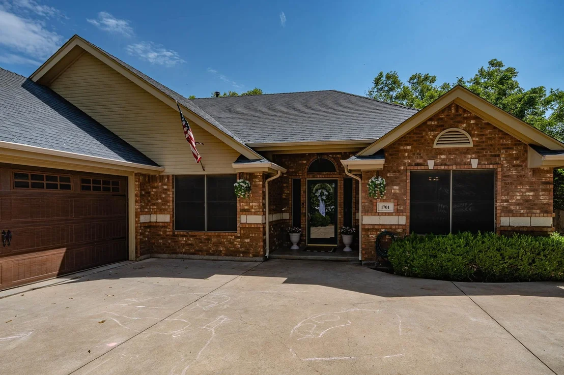 Photo of 1701 Smith Drive
