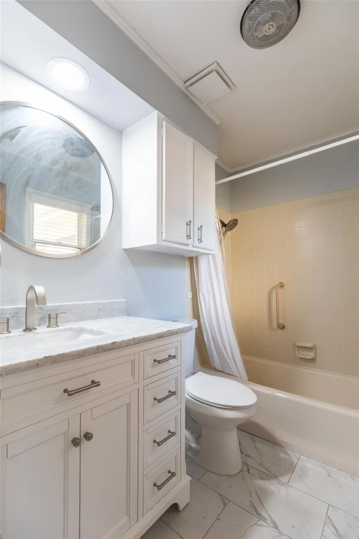 Photo of 55 Surrey Square